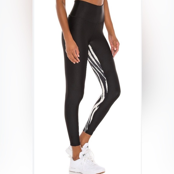 P.E. NATION Rematch Zebra Sports Bra and Workout Leggings SET REVOLVE Yoga - Picture 2 of 10